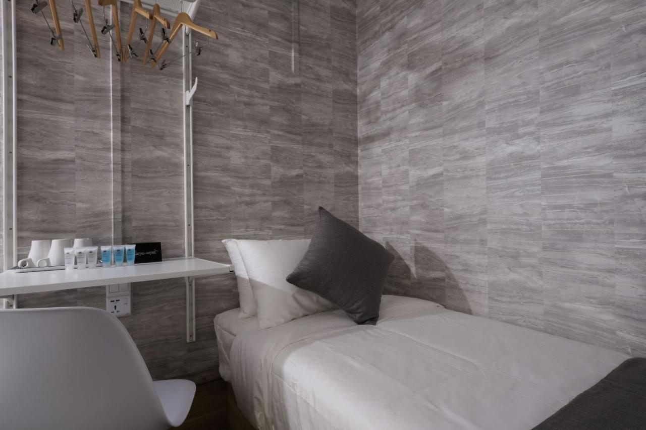 Q Loft Hotels At Bedok Singapore Exteriör bild