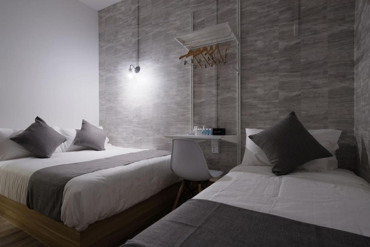 Q Loft Hotels At Bedok Singapore Exteriör bild