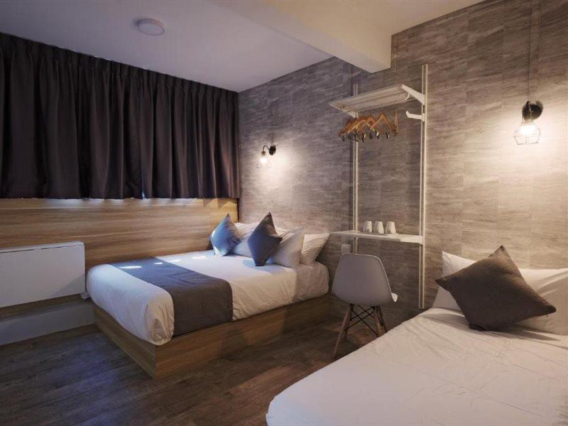 Q Loft Hotels At Bedok Singapore Exteriör bild